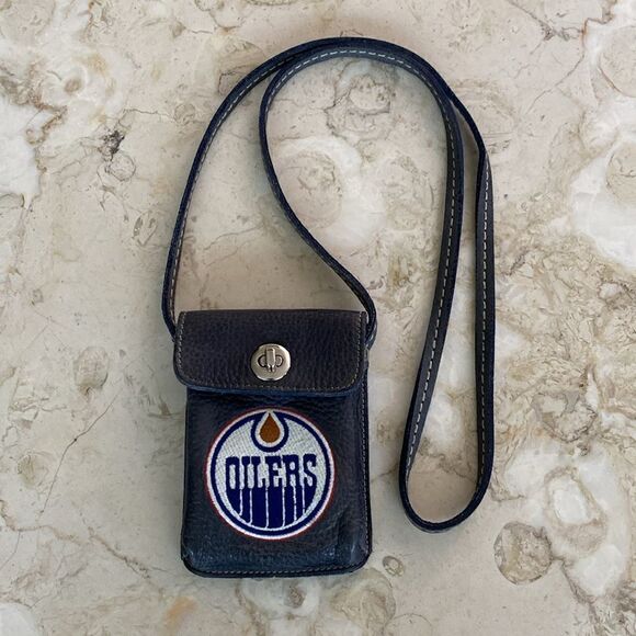 Roots Leather Oilers Cross Body Mini Bag - Picture 5 of 16